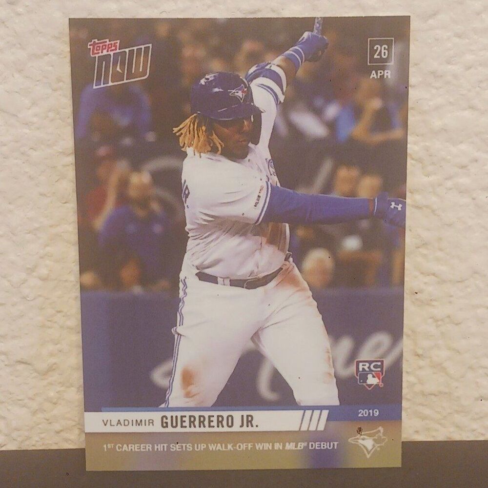 2019 TOPPS NOW 1ST CAREER HIT VLADIMIR GUERRERO JR ROOKIE CARD #137 /19396